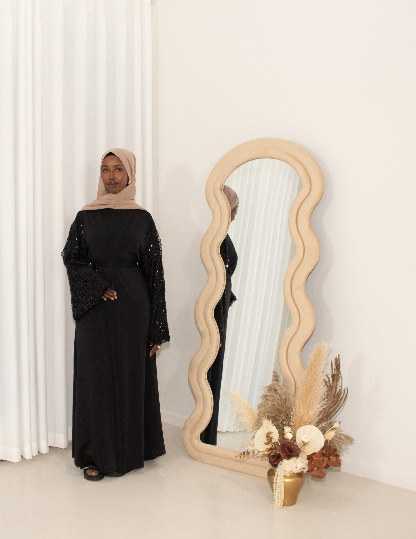 Alyah Open Abaya