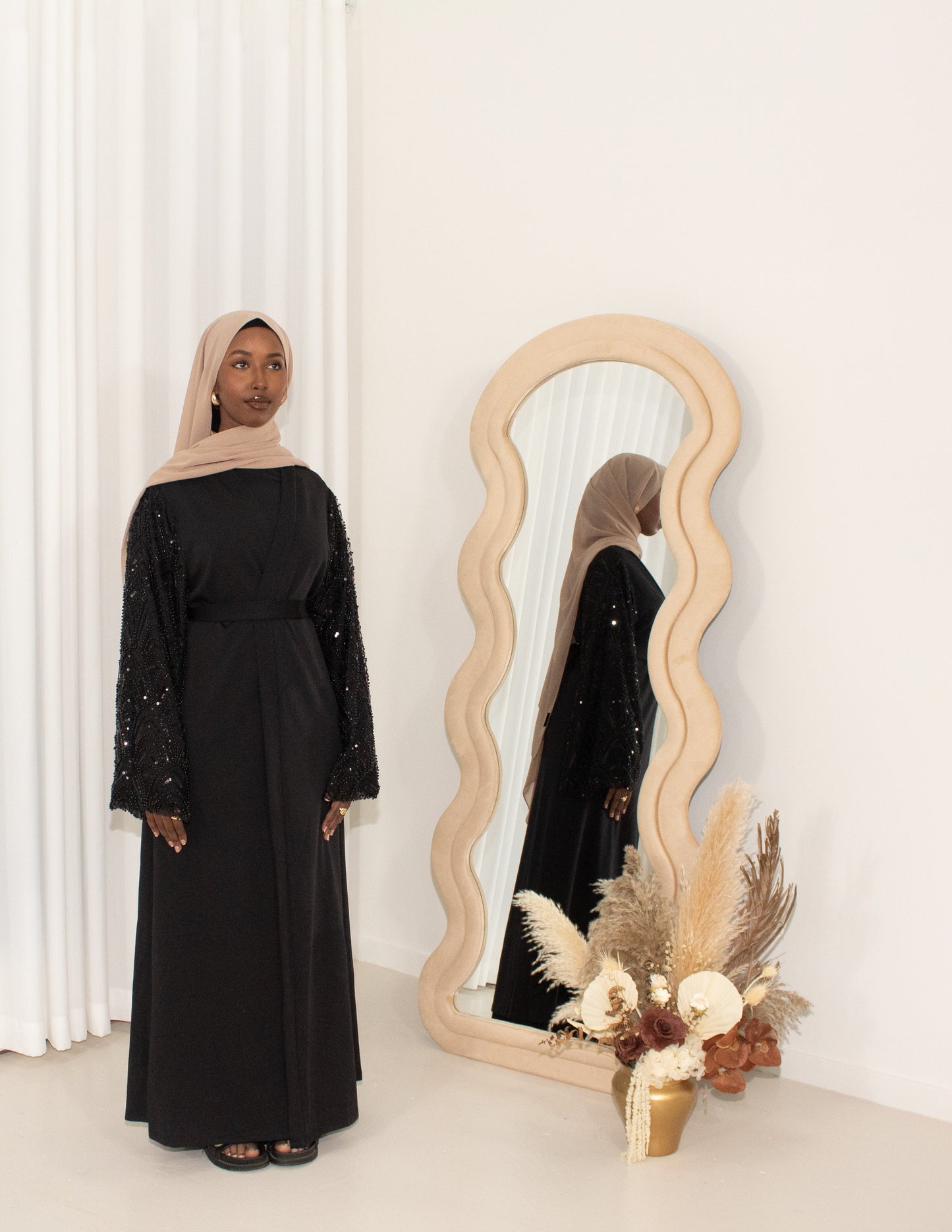 Alyah Open Abaya